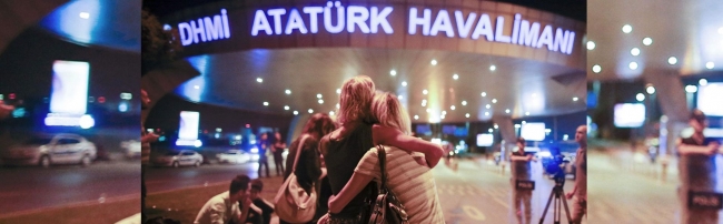 KINIYORUZ İstanbul Atatürk Havalimanında terör çirkin, insanlık dışı yüzünü bir kez daha göstermiştir.
